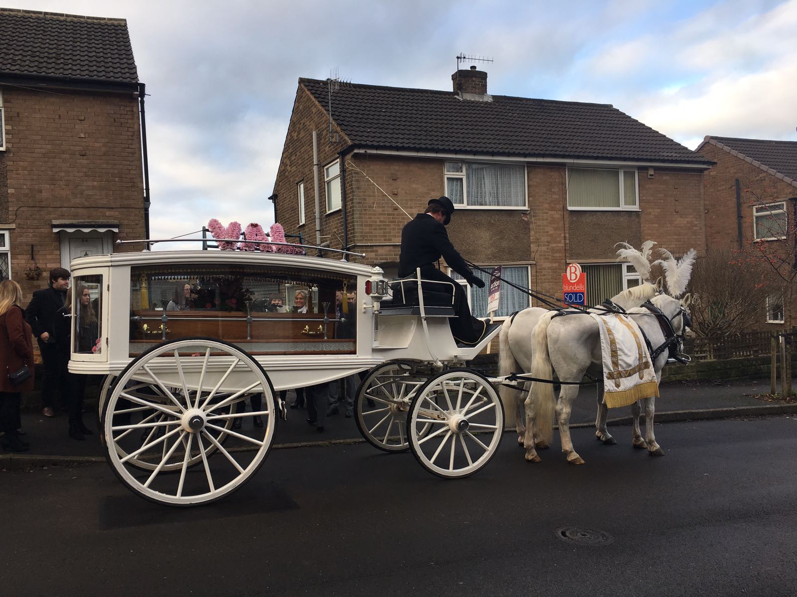 c480a0ee-002d-48b1-a79b-d2153e99a422